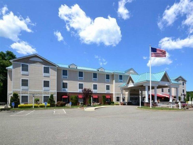 Comfort Inn & Suites Sturbridge-Brimfield Экстерьер фото