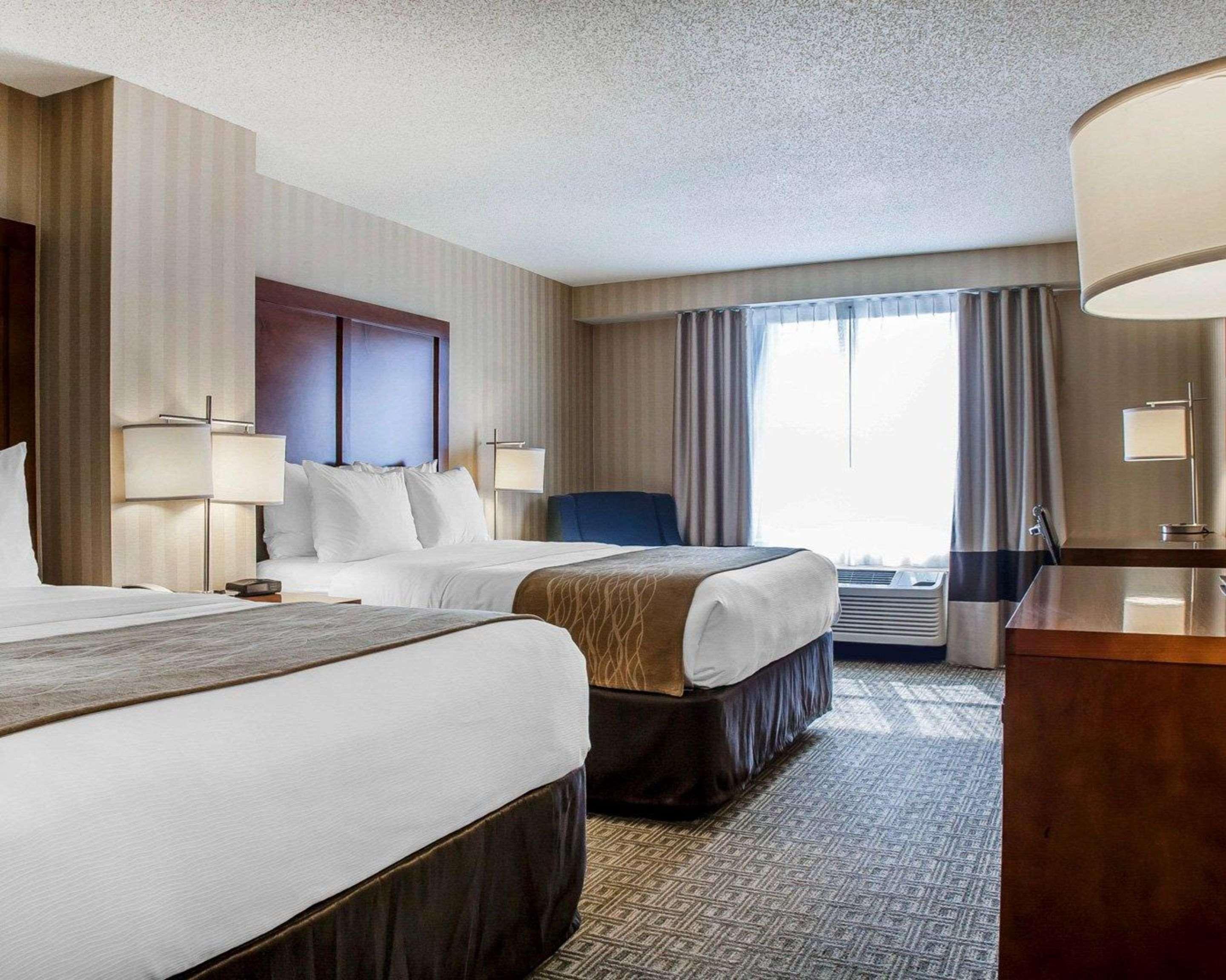 Comfort Inn & Suites Sturbridge-Brimfield Экстерьер фото