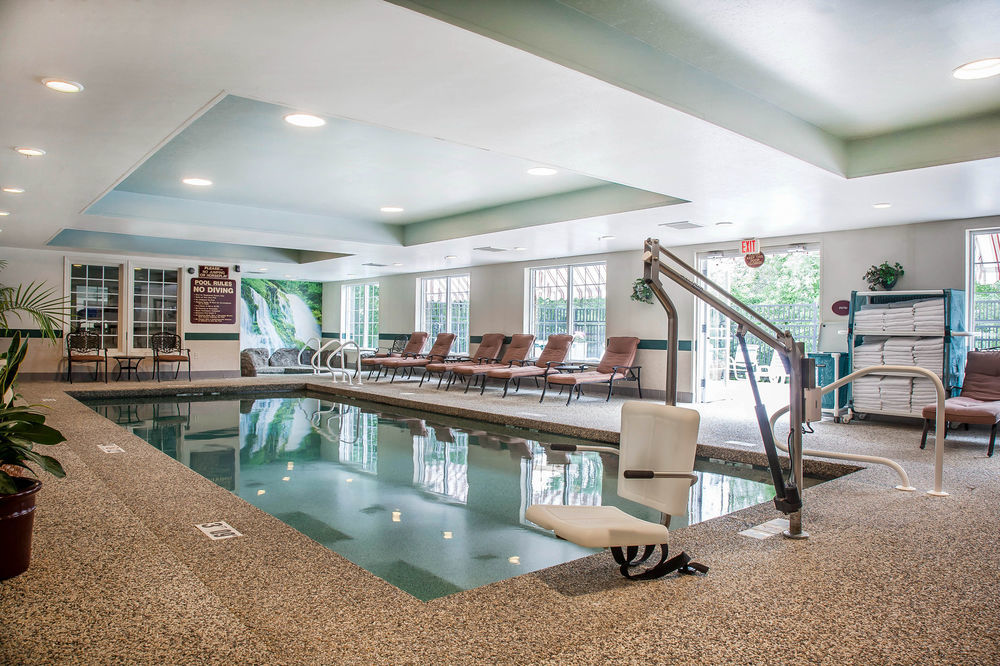 Comfort Inn & Suites Sturbridge-Brimfield Экстерьер фото