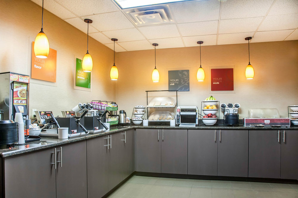Comfort Inn & Suites Sturbridge-Brimfield Экстерьер фото